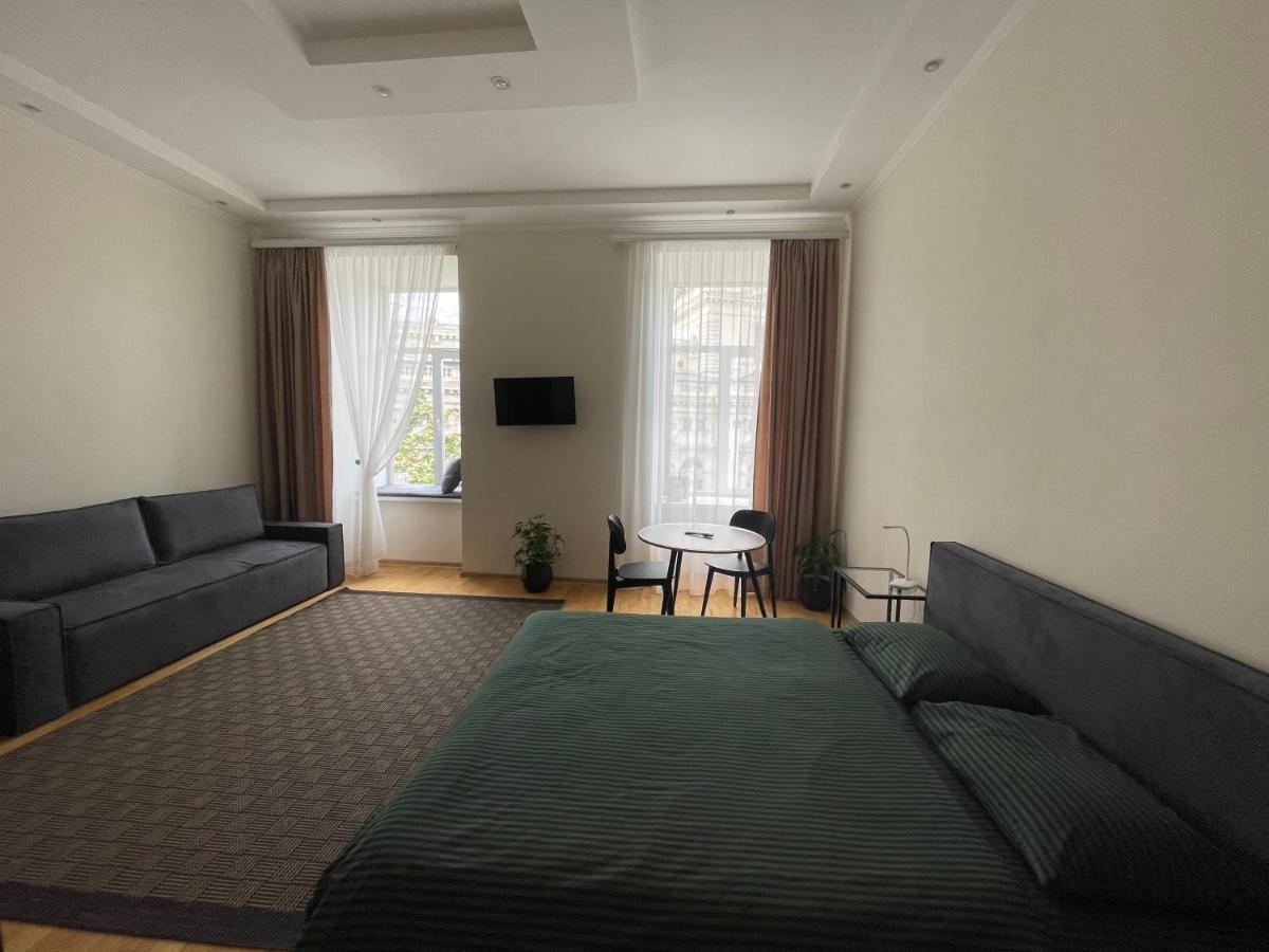 Apartment With The View Of The Opera House Lviv Eksteriør billede